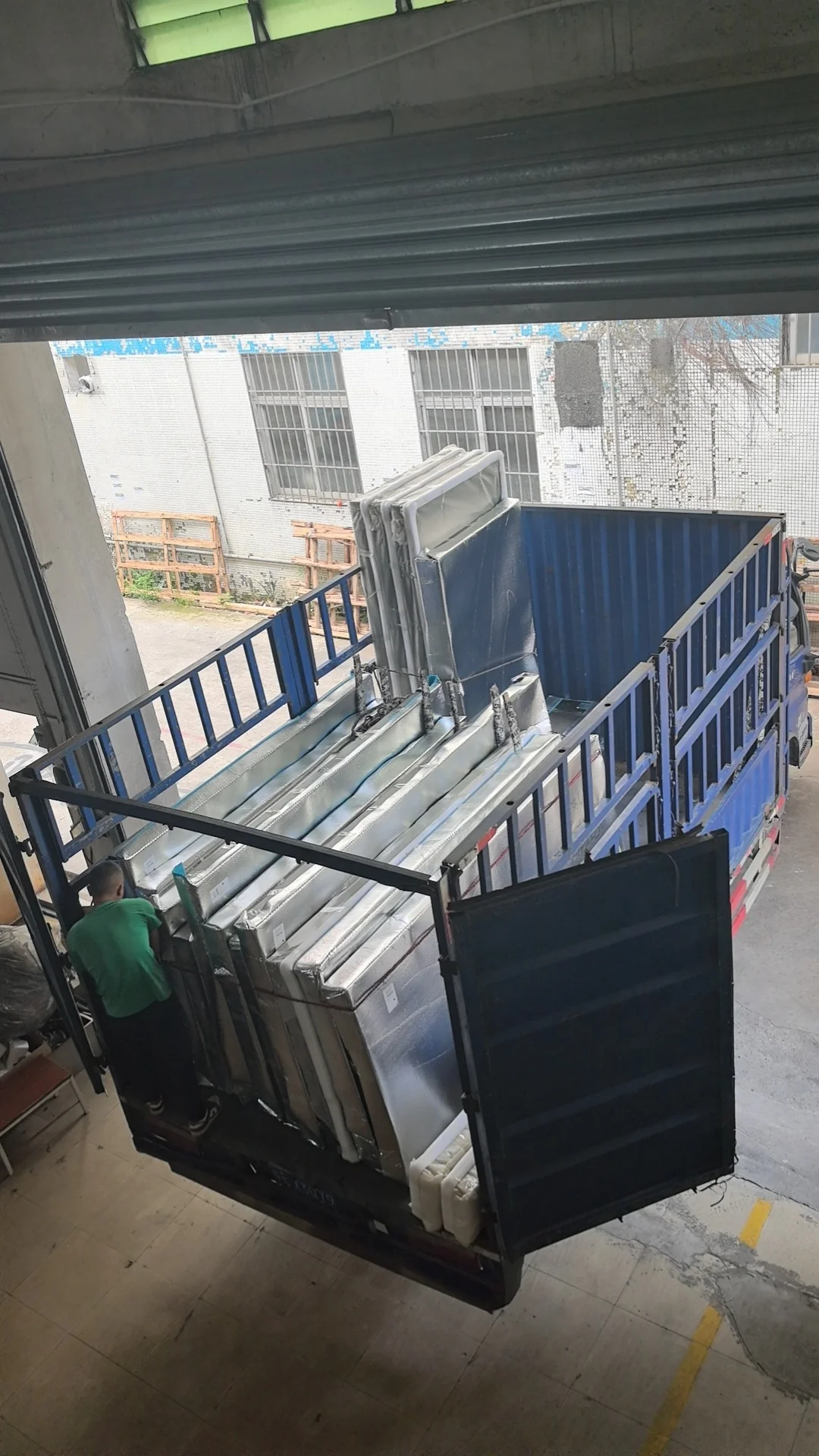 Product loading and shipment