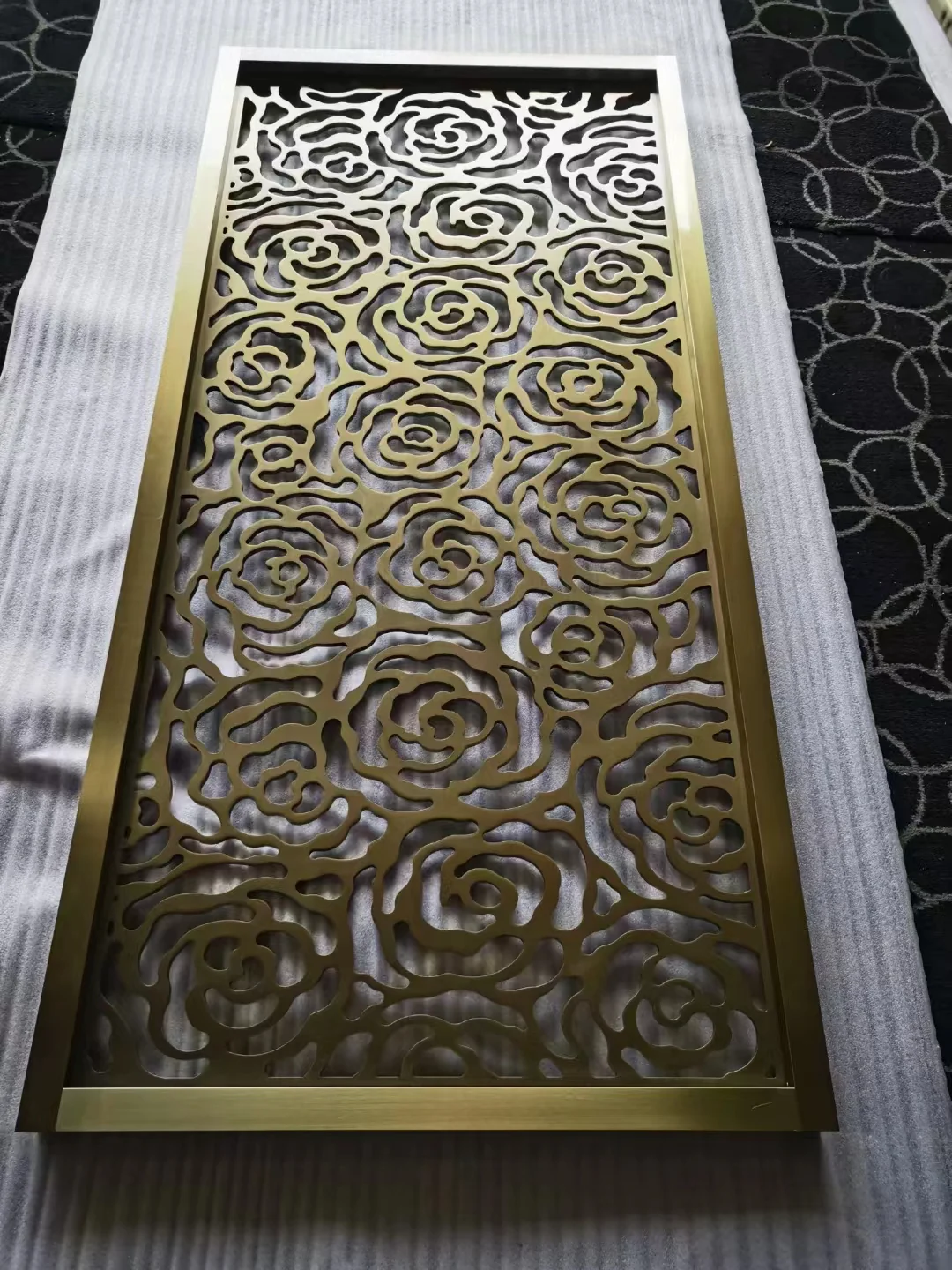 Carved aluminium decorative screen reference 18