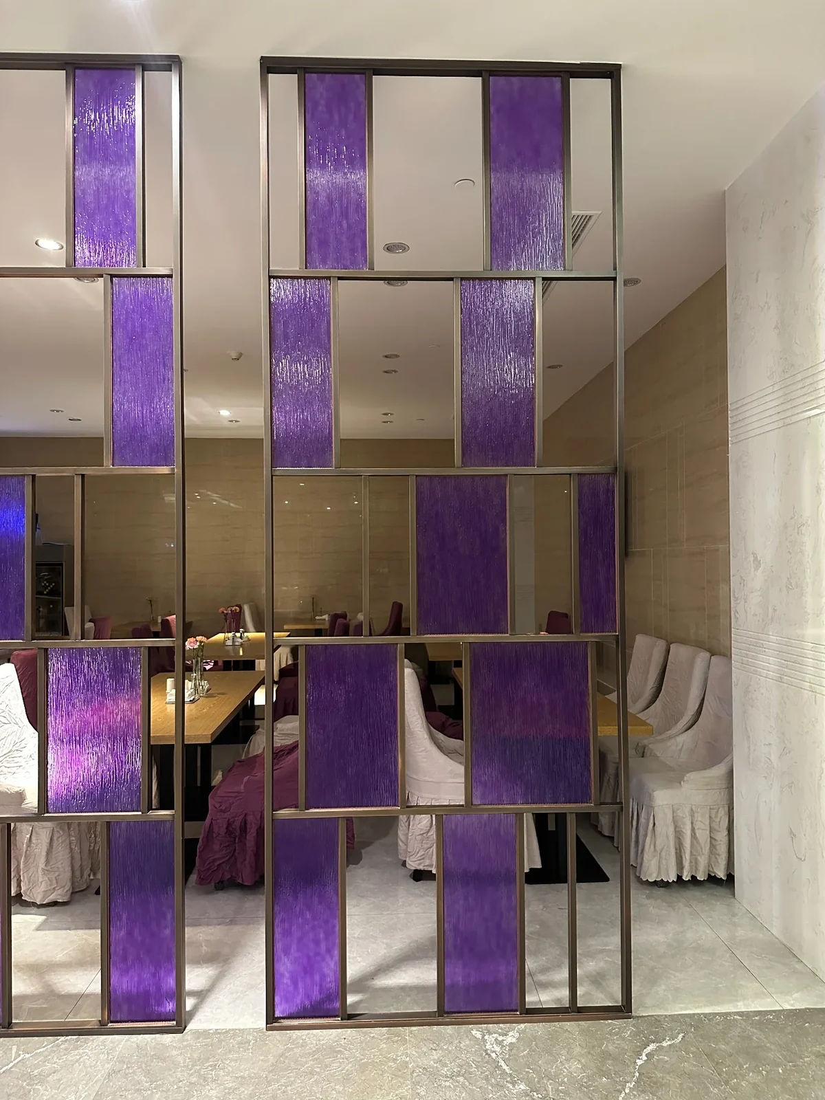 Glass and stainless steel decorative screen reference 16